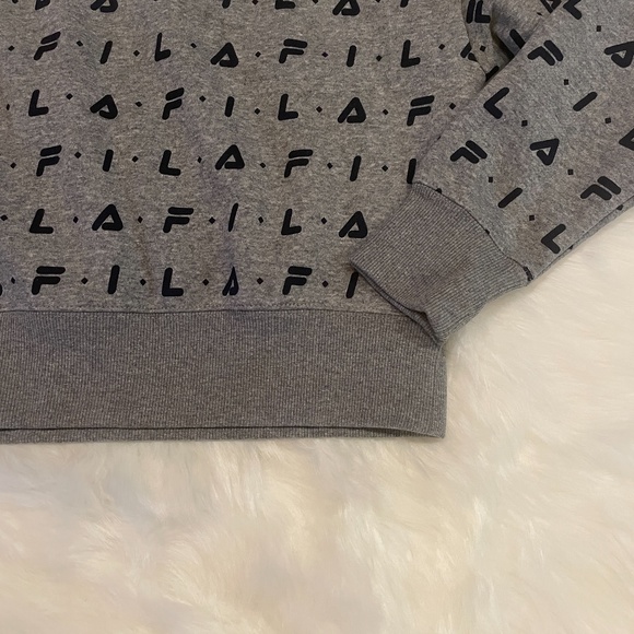 Fila All Over Logo Cropped Womens Crew Neck Sweater Gray SW211127-027 NEW Sz M - Picture 3 of 5